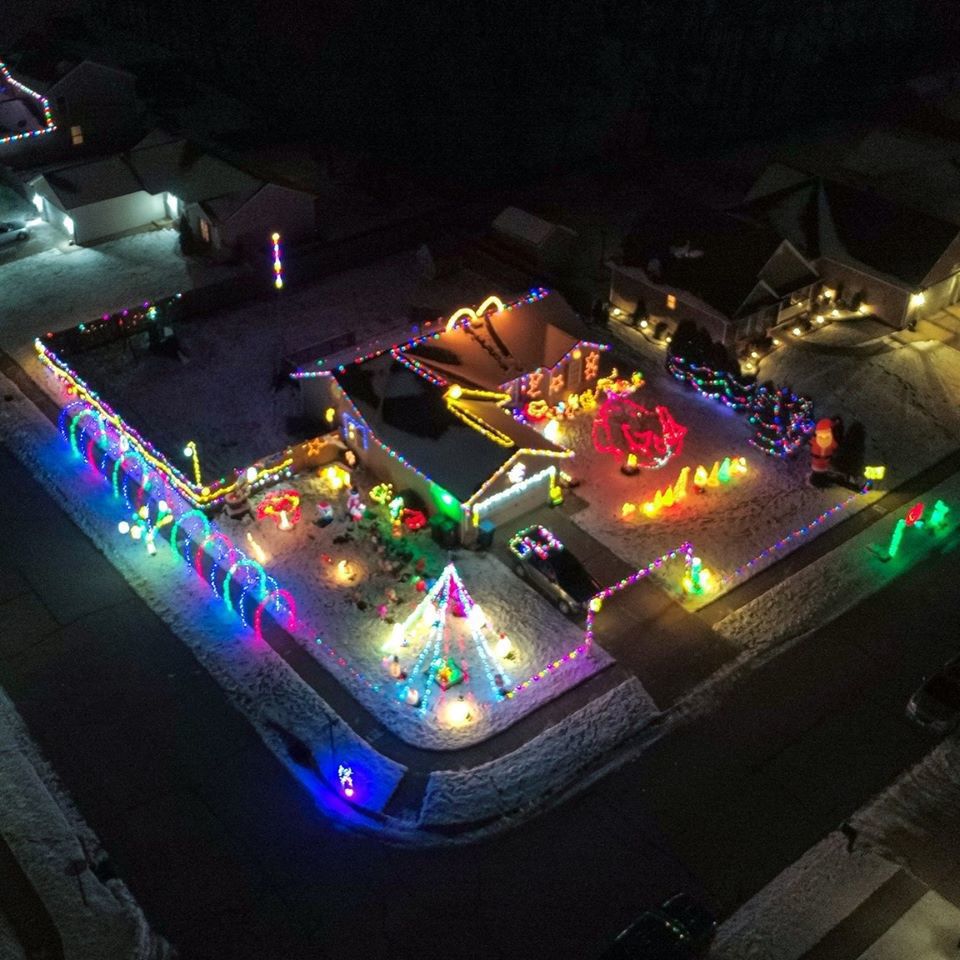 See the Bozak Family Christmas Light Show